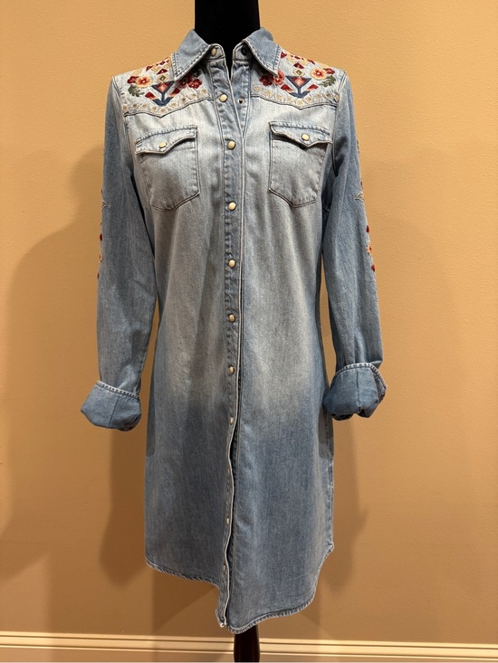 Stetson Dresses & Skirts - Stetson Light Blue Denim Long Sleeve Embroidered Shirt Dress
